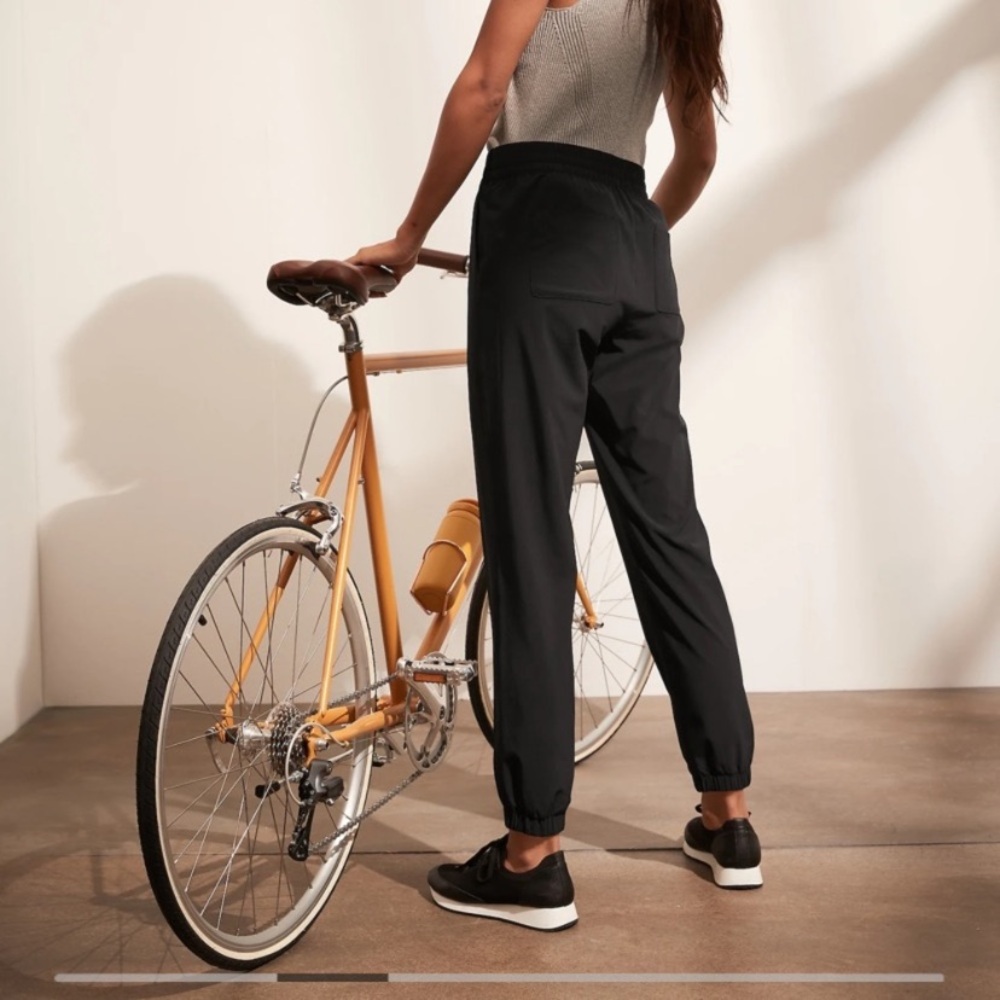 Banana Republic Sport flyweight jogger